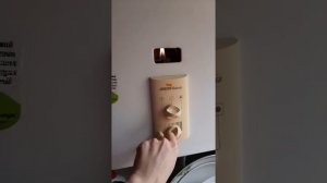 Колонка не загорается. А напор воды нормальный!?