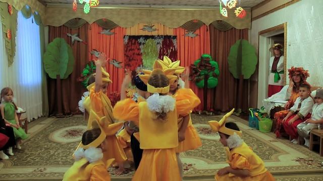 Муз.кер. Максюта Г. В.Танець комбайнера і колосків смотреть онлайн