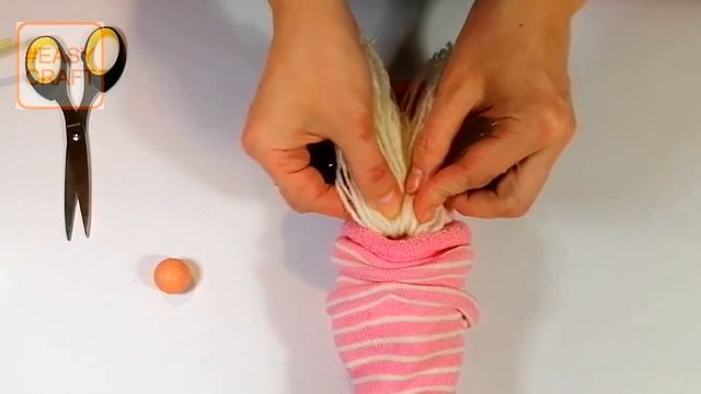DIY Скандинавский гном своими руками | Стильная новогодняя поделка ГНОМ из бутылки смотреть онлайн
