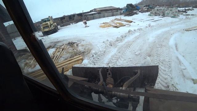 6/33 Покрасил щит, на колЁсном ДТ-75 толкаем снег, запуск моего богатыря (30-31 марта) смотреть онлайн