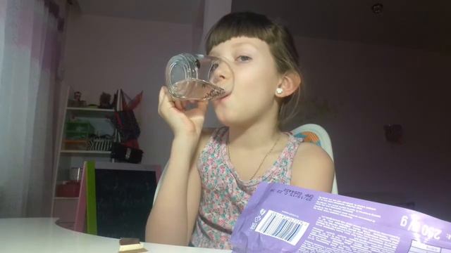 Пробуем шоколад milka😙😏 смотреть онлайн