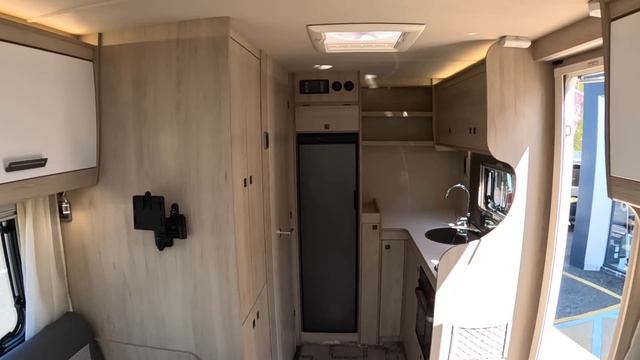 £66,500 Motorhome Tour : Auto Trail F Line F62 смотреть онлайн