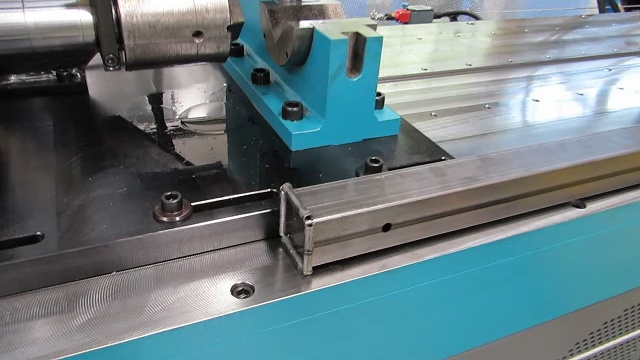 Станок для формовки труб AMOB MB в специсполнении для формовки квадратных труб смотреть онлайн