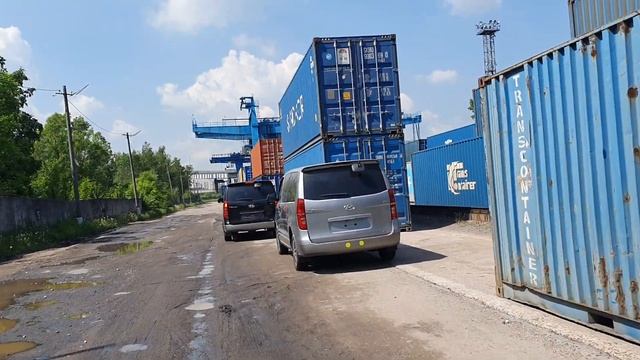 Выгрузка Гранд Старексов Урбан Exclusive (Эксклюзив) 4WD и Киа Карнивал Лимузин Президент смотреть онлайн