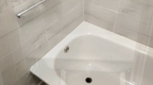 УГОЛОК ДЛЯ ВАННЫ. КАК И ЧЕМ ЗАДЕЛАТЬ ЩЕЛЬ МЕЖДУ ВАННОЙ И СТЕНОЙ ИЗ ПЛИТКИ.