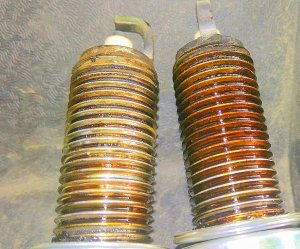 Свечи зажигания в масле. Основные причины.