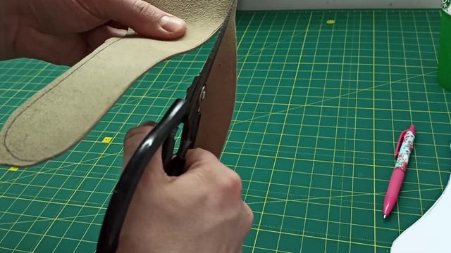 Ремонт летней обуви. Заменена стелек СВОИМИ РУКАМИ !!! смотреть онлайн