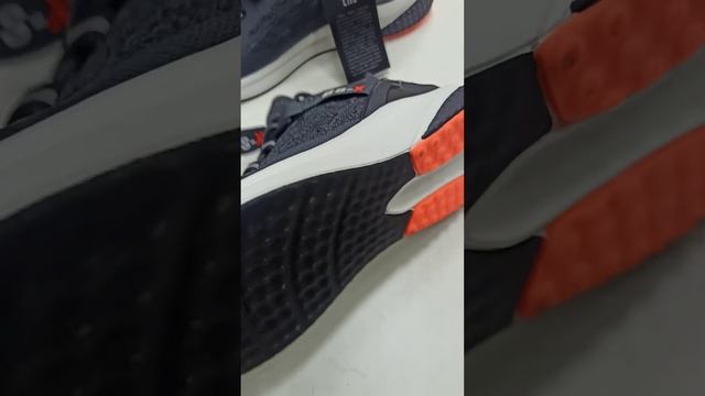 Кроссовки мужские Bass
✔Цена 2990 смотреть онлайн