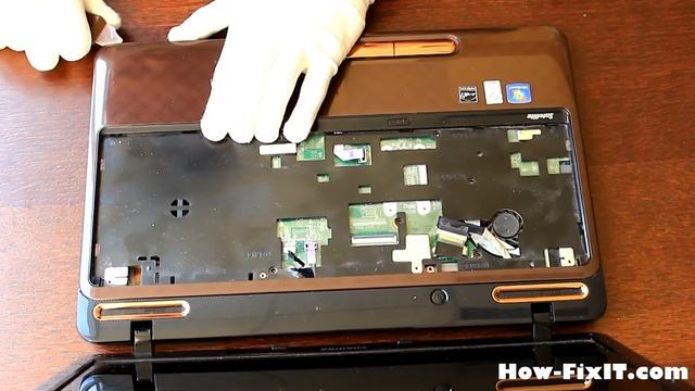 Toshiba Satellite L755, L750 Disassembly, Fan Cleaning and Thermal Paste Replacement смотреть онлайн