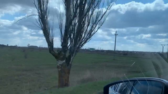 Грязь и хлам на дорогах при усраине. В свинарнике живут только свиньи! смотреть онлайн