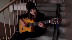 Красивая девушка играет на гитаре  испанский бой.mp4