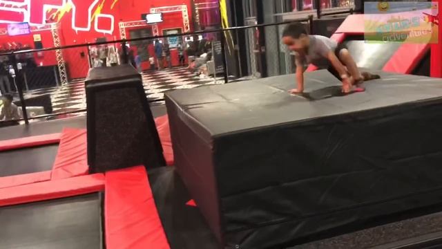 Avan’s Bouncy Trampoline Fun Adventure! смотреть онлайн