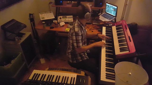 Moog Sub 37 & Ambient Piano Improvisation смотреть онлайн