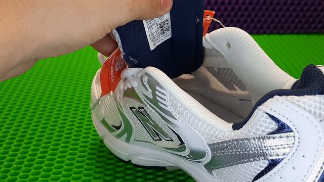 New Balance 530 смотреть онлайн