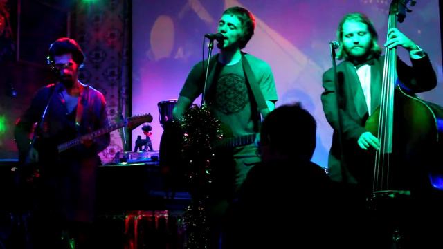"MORJ" в "Акакао" 17.12.2011 - Ленин на танцах (живое) смотреть онлайн
