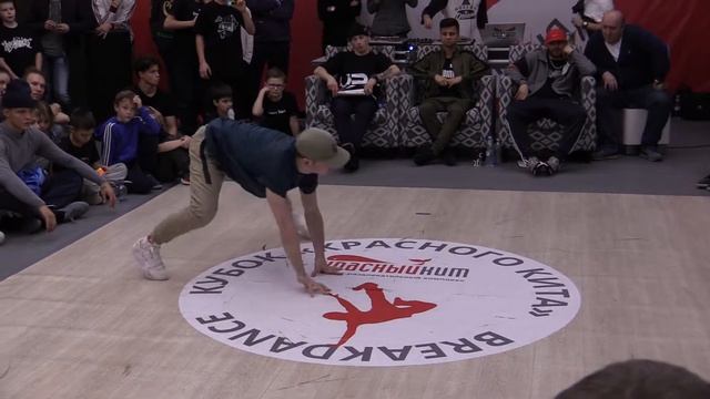 bboy Milky Rock vs bboy Grom - Кубок Красного Кита по брейкдансу 20171216 смотреть онлайн