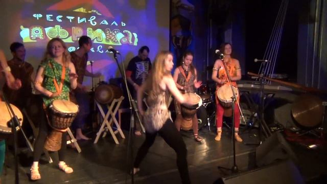 Le principe de l'Afrique Moribayasa на фестивале Африка Москва 2015 смотреть онлайн