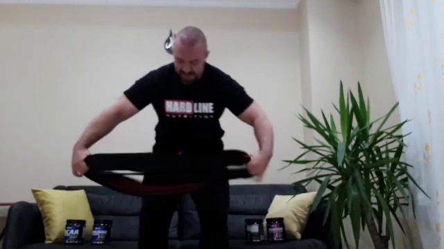 Тренировка спины и бицепса дома у дивана. смотреть онлайн