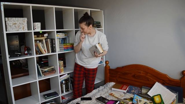 Книжные полки: разбор и украшение к НГ!?? смотреть онлайн
