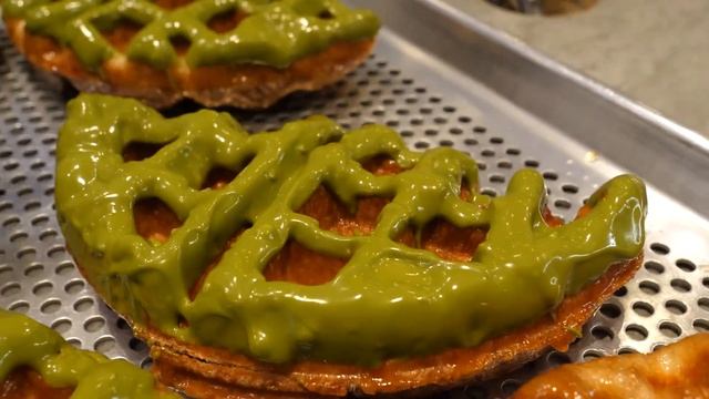 펄슈가 반죽! 달달한 와플 공장 / Pearl Sugar Dough! Sweet Waffle Factory - Korean Street Food