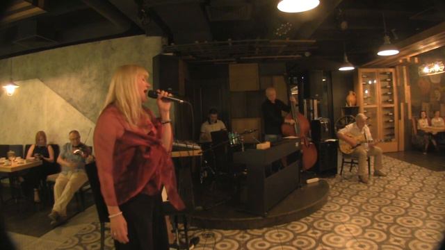 Весна не прошла Сл. Б.Тимофеева ( Юлия Файн и Дима Файн Квартет) смотреть онлайн