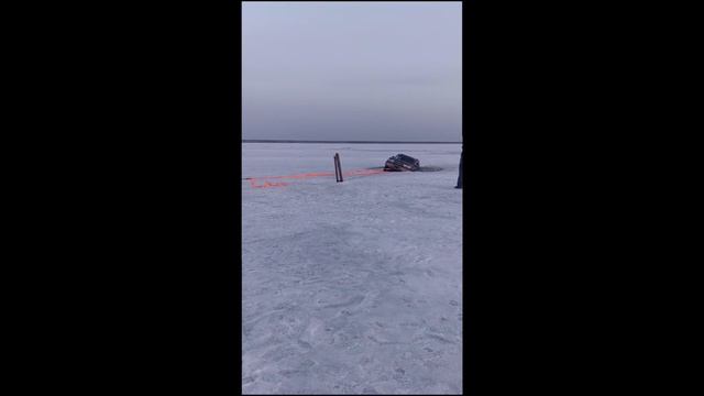 Спасательная операция, утопили крузак. Рыбалка весной. смотреть онлайн