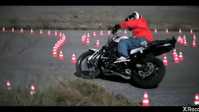 Очень крутой дрифт на мотоцикле смотреть онлайн