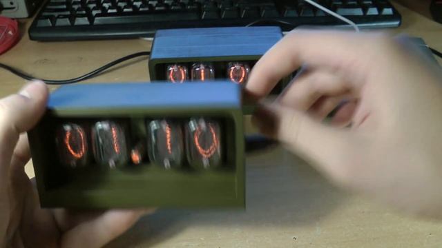 Партия газоразрядных часов на ИН-12. Часы люминесцентные на ИВ-22. Заготовка ИВ-18 на ПЛИС. смотреть онлайн