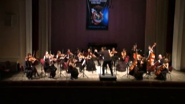 A.Gavrilov conducting at Christmas Siberian Festival Mozart Divertimento D Major KV 136 (3 movement смотреть онлайн