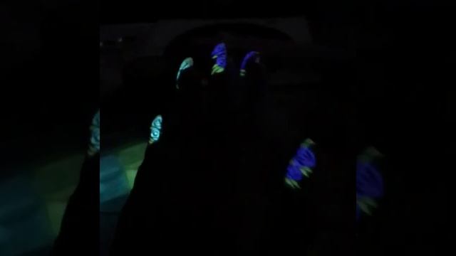 Светящийся пигмент, гель-лак. Светящиеся в темноте ногти. #tinanailru смотреть онлайн