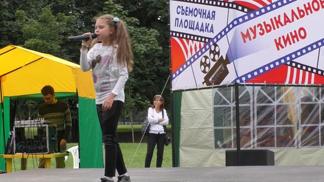 Облака, исп. Екушева Соня, детская эстрадная студия ДЖАМБЛИ смотреть онлайн