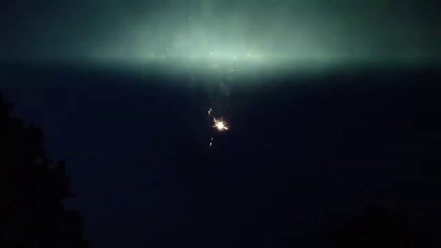 салют "ПО СОТОЧКЕ" (100 залпов, калибр 0,8) смотреть онлайн