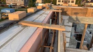 Монтаж армопояса второго этажа. Как смонтировать армопояс со шпильками на доме из газобетона.