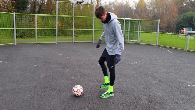 Are GUCCI'S $950 Football Boots Actually GOOD? смотреть онлайн