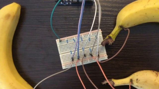 Игра на бананах используя микроконтроллер Arduino смотреть онлайн