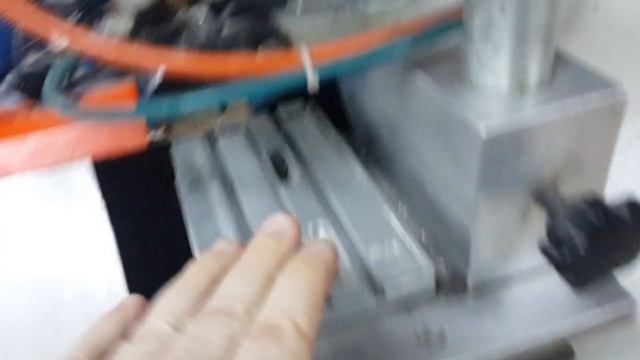 SYJ03-1800 Пила автоматическая для резки штапика (рольганг) 380В Китай (2008) Б/У. смотреть онлайн