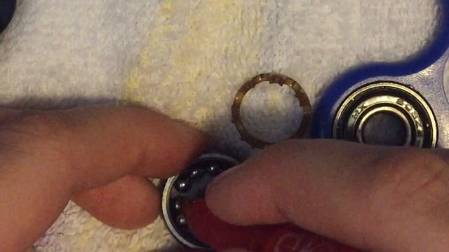 How to fix a broken fidget spinner(Easy). смотреть онлайн