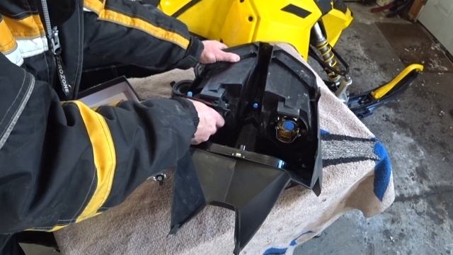 Ski-Doo HOW TO INSTALL headlight LED upgrade | EAGLE LED | H4 Ski-Doo Rev XP | 2009-2018 смотреть онлайн