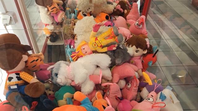 Играю в автомат с Игрушками #84 / Удачный захват / Автомат с игрушками / Автомат Хватайка смотреть онлайн