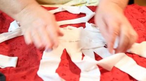 Как нарезать полоски для коврика из футболки