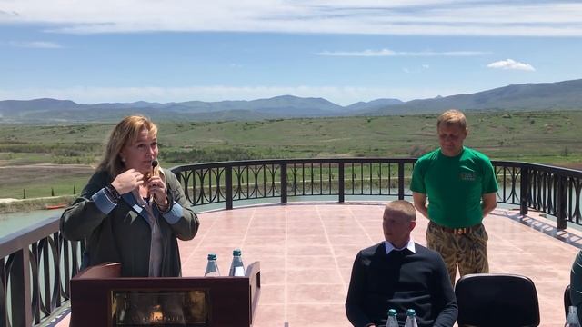 Пресс-конференция в парке львов Тайган по случаю выпуска слонов в большой вольер! смотреть онлайн