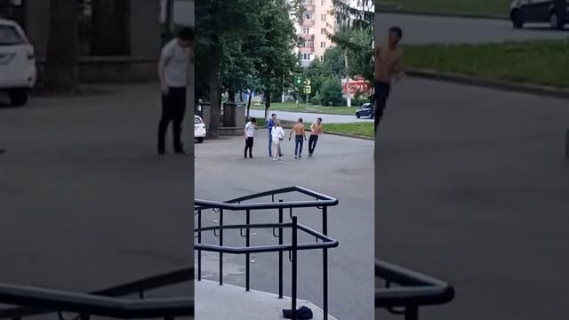 Уличная драка!Уфа!Черниковка рулит!)))свежак!Смотреть 100%!!! смотреть онлайн