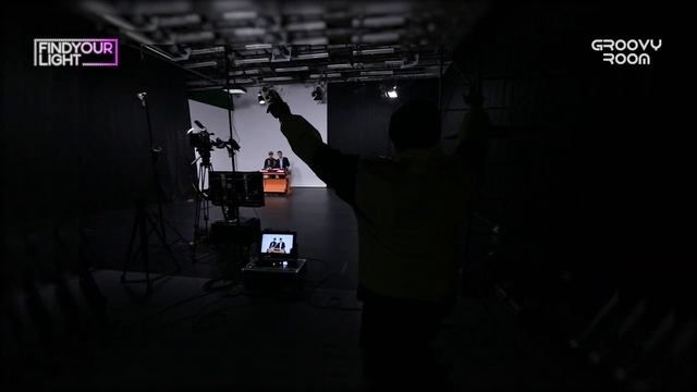 [FindYourLight] GroovyRoom(그루비룸) - 첫 번째 아티스트 퀴즈 영상 смотреть онлайн