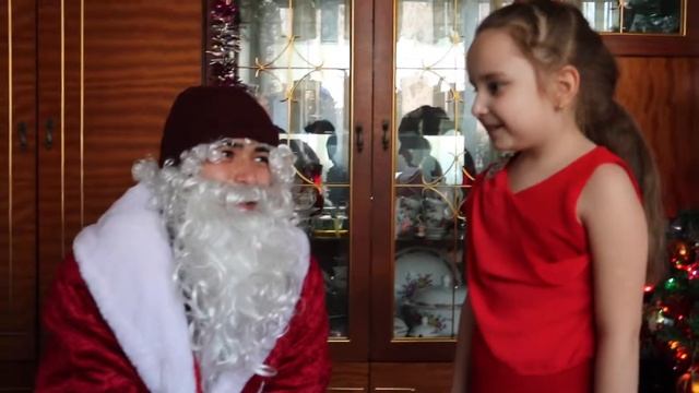 Один день из жизни Деда Мороза и Снегурочки - 3 смотреть онлайн