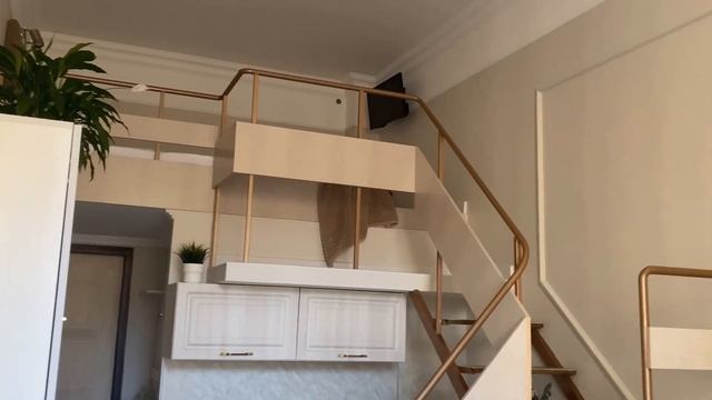 Двухуровневая Студия в Центре Санкт-Петербурга с удобствами и кухонной зоной. смотреть онлайн