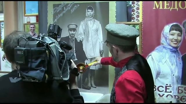 Как проверить мёд? Урок №2 от Андрея Медоноса! смотреть онлайн
