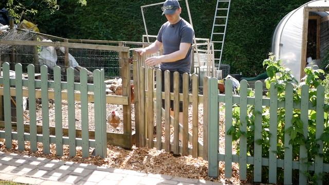 Fitting a GATE SPRING | Super Simple 5 Minute Job... for once! смотреть онлайн