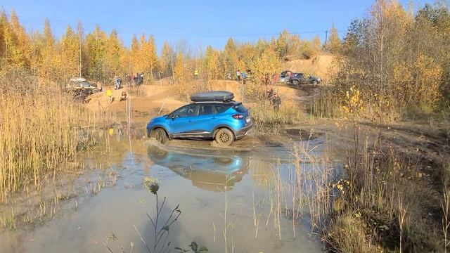 Duster может?!!!. Прыжки по песчаным горкам и штурм глубокой лужи смотреть онлайн