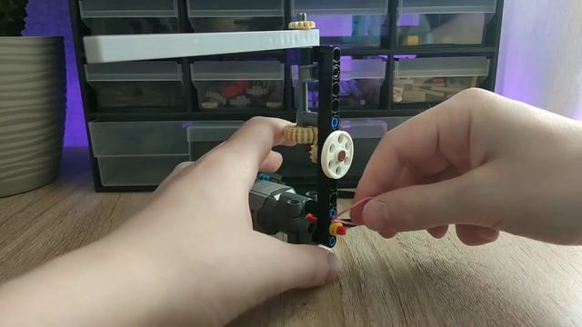 Как сделать АВТОМАТИЧЕСКИЕ ДВЕРИ / ЛЕГО ТЕХНИК / Toutorials смотреть онлайн