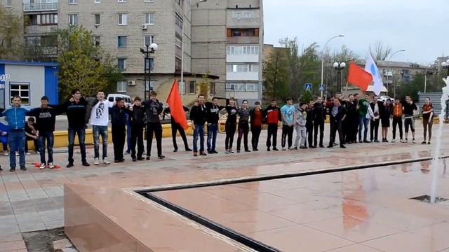 НАЦИКИ ПОВЫЛАЗИЛИ Русская Пробежка 1 го мая в Краснодоне! молодёжь не в курсе кто основатель смотреть онлайн